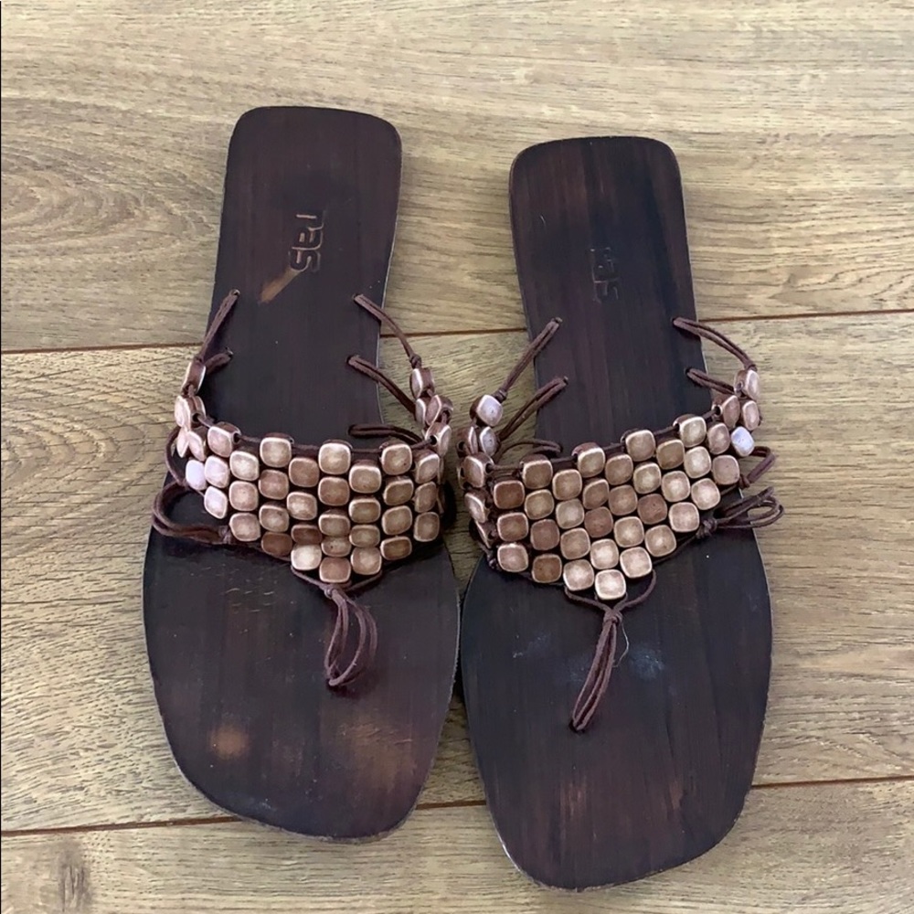ras sandal